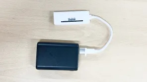 モバイルバッテリーに接続して使用